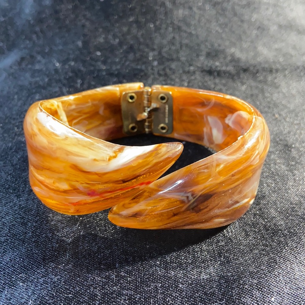 Vintage Marble hinged bracelet. Made in Hongkong